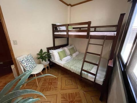 Australasia Holiday Home-Charming 4BR Baguio House just 8 mins to Burnham Park Maison in Baguio