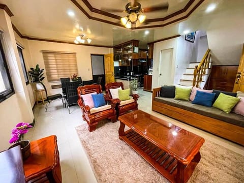 Australasia Holiday Home-Charming 4BR Baguio House just 8 mins to Burnham Park House in Baguio