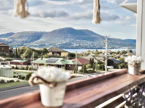 View (from property/room), Balcony/Terrace, Lake view, Mountain view, River view