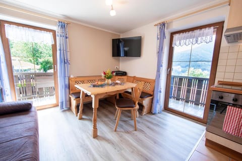 Seating area, Dining area, Sea view