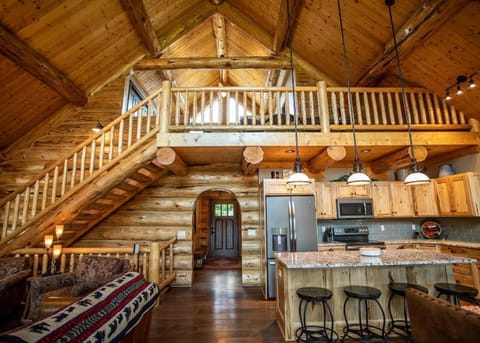 LOG HOME new built- 4bds-3 levels-golf nearby Haus in Rexford