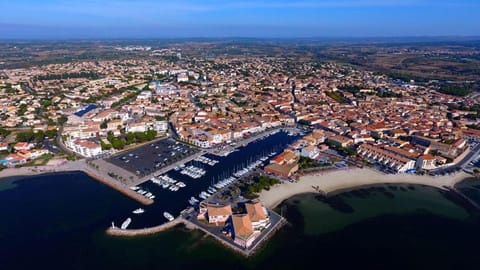 Neighbourhood, Bird's eye view, Beach, City view