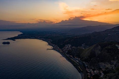 Le Jardin Romain Condo in Taormina