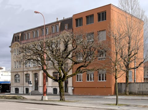 Facade/entrance, City view