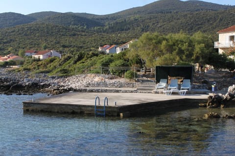 Family friendly apartments with a swimming pool Kneza, Korcula - 9720 Wohnung in Račišće