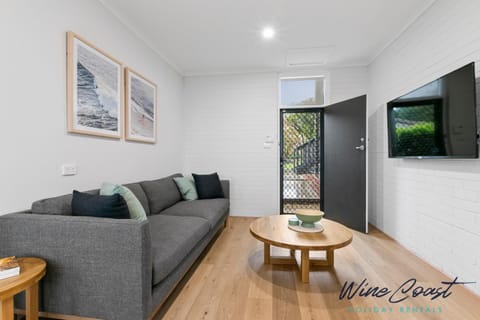 Wave N Sea by Wine Coast Holiday Rentals Maison in Adelaide