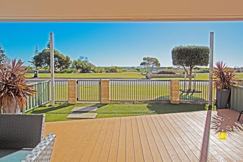 Patio, View (from property/room), Balcony/Terrace