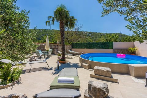 Seating area, Swimming pool