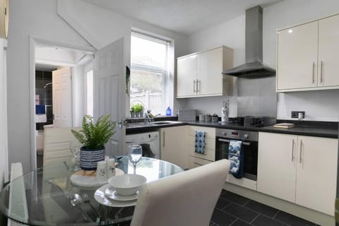 *Central 2 bed - Sleeps 5* Haus in Chesterfield