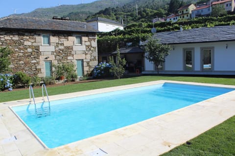 Property building, Garden, Swimming pool, Swimming pool