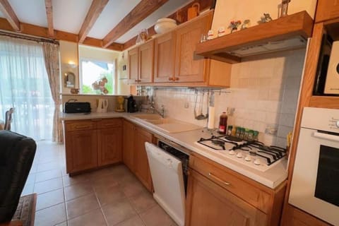 Kitchen or kitchenette, dishwasher, minibar, pet friendly, stove