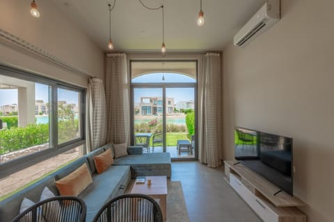 NEW! 2BR Duplex in Tawila, Gouna Private Jacuzzi, Garden, Lagoon & Pool Apartment in Hurghada