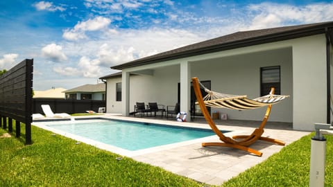 Corallo House - Heated Pool Casa in Cape Coral