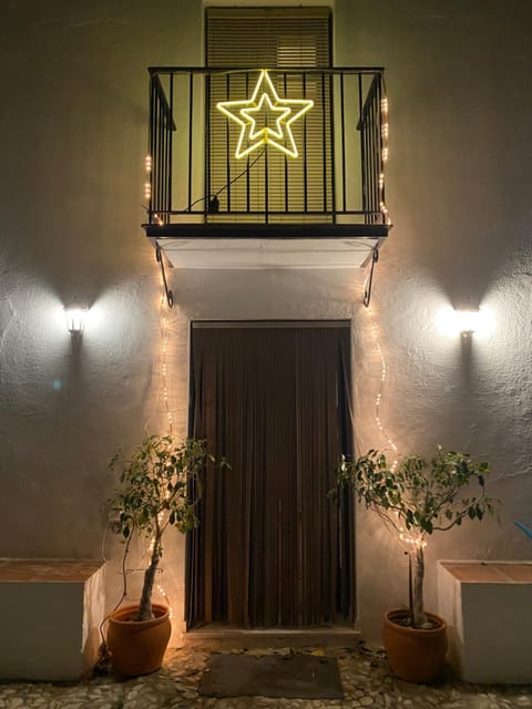 Facade/entrance, Night