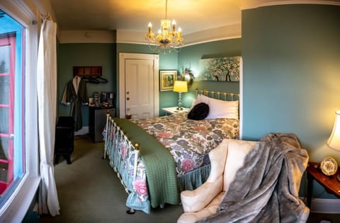 Clementine's Guest House & Vacation Rentals Bed and Breakfast in Astoria