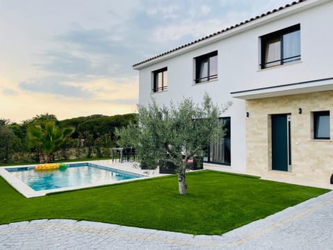 Villa moderne et paisible avec piscine privée Moradia in Roquebrune-sur-Argens