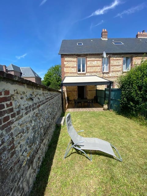 Patio, Garden view