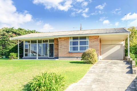 Battye Cottage Beautiful Sea Views All Year Round Maison in Encounter Bay