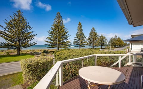 Beachfront Great for the Family House in Victor Harbor