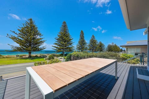 Beachfront Great for the Family House in Victor Harbor