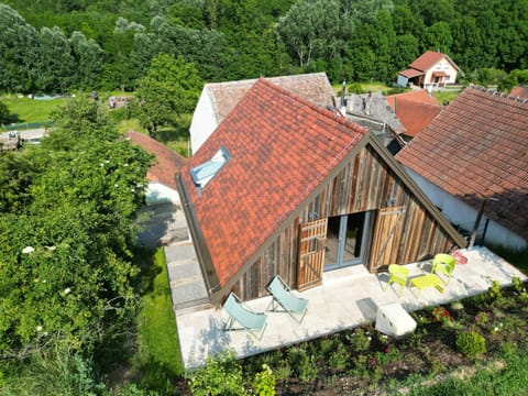 Property building, Garden, Balcony/Terrace