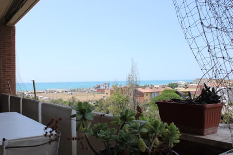 Day, View (from property/room), Balcony/Terrace, Dining area, Sea view