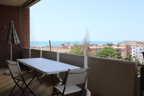 View (from property/room), Balcony/Terrace, Dining area, Sea view