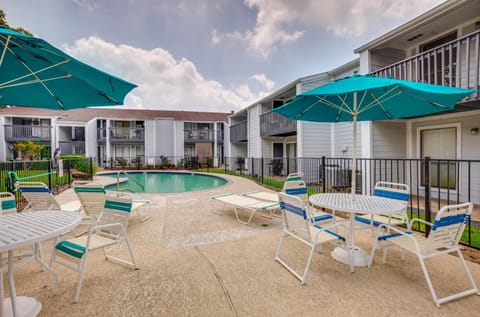 Montgomery Vacation Rental with Pool Access! Condo in Lake Conroe