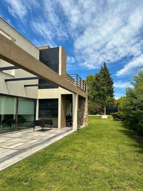 Casa Vista Nevada Villa in Luján de Cuyo