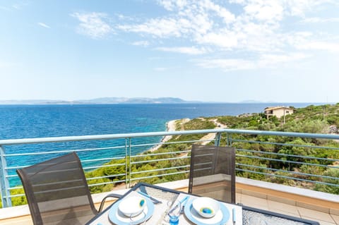 Day, Natural landscape, View (from property/room), Balcony/Terrace, Dining area