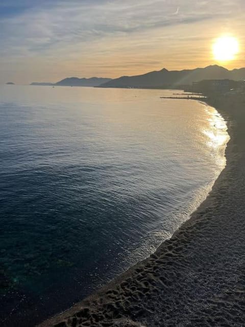 Appartement vue sur mer Apartment in Pietra Ligure