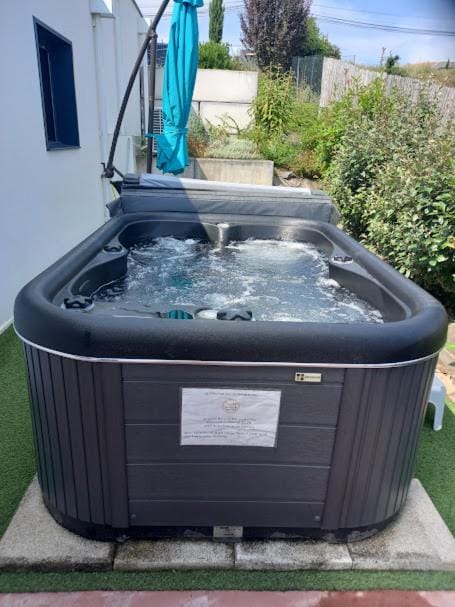 Garden, Hot Tub, Garden view