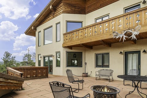 H7 at Hope Mountain -- 6-Bedroom Retreat Home at Allenspark Colorado home Casa in Allenspark