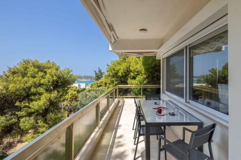 Relux Sea View 2BD Apartment by BluPine Condo in Vouliagmeni