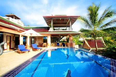 Villa Malee , Sea View Infinity Pool, Staff, Chef Villa in Chalong