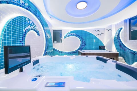 Hot Tub, Hot Tub, Spa and wellness centre/facilities