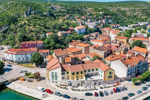 Day, Bird's eye view, City view, Location, Parking