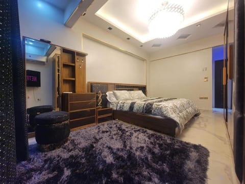 New Cairo's King Bed Gem Dream Stay #5 Apartment in New Cairo City