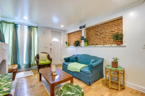 Quirky Baltimore Townhome about 2 Mi to Inner Harbor House in Baltimore