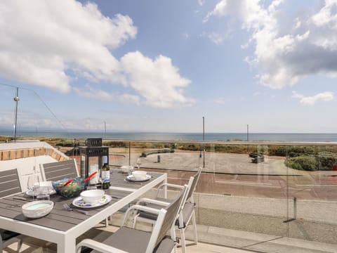 7 Min Y Traeth Casa in Pwllheli