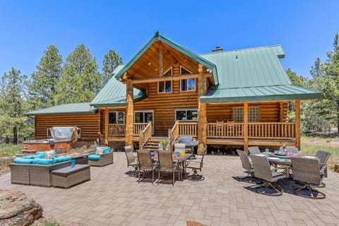 New Listing, Hottub, Theater Maison in Flagstaff