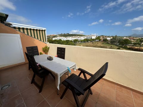 Ático - CENTRO de Sabinillas - Calle la Pasionaria - Appartement in San Luis de Sabinillas