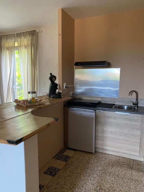 Location appartement 1 chambre et dépendance en sus dans un mas provençal au coeur du luberon Eigentumswohnung in Cavaillon