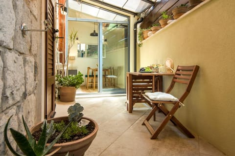 Patio, Day, View (from property/room), Balcony/Terrace, Living room, Seating area, Dining area