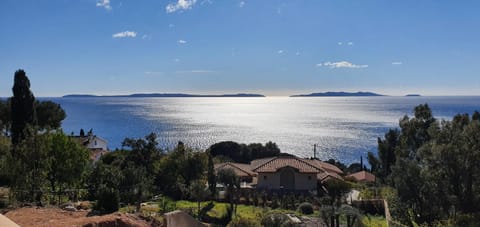 Splendide villa vue mer 180° à 500 m de la plage Villa in Le Lavandou