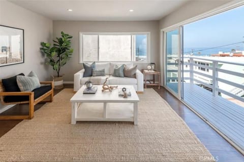 Amazing location! Luxurious beach cottage.Ocean views Casa in Manhattan Beach