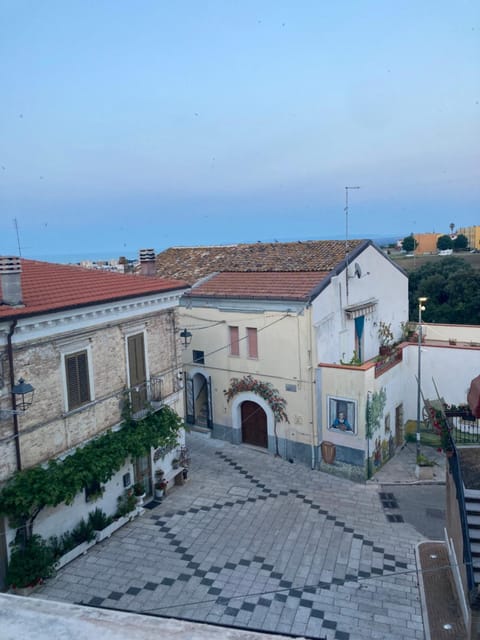 Neighbourhood, Landmark view, Sea view, Street view, Location