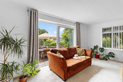 Living room, Garden view