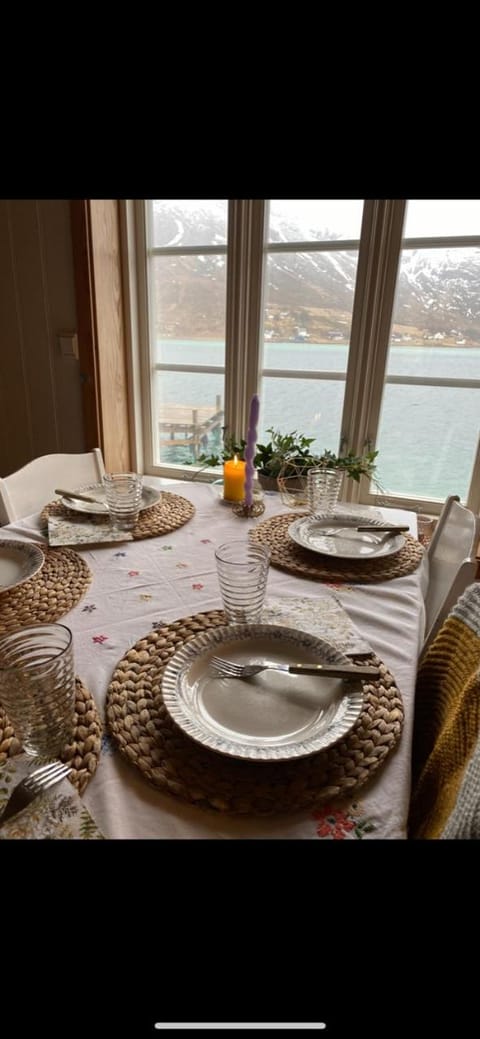 Rorbu Vestersia i Skjelfjord House in Lofoten