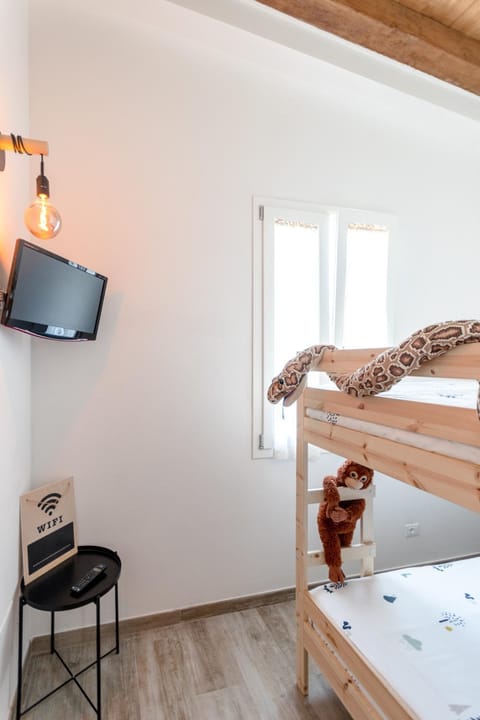 Bed, Bedroom, bunk bed
